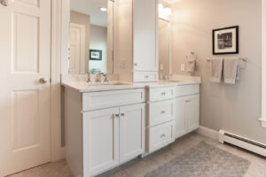 Read more about the article Modern Bathroom